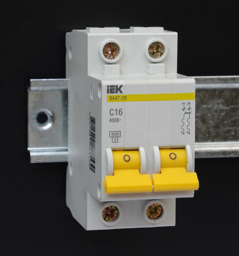 Quadro elettrico con interruttori magnetotermici